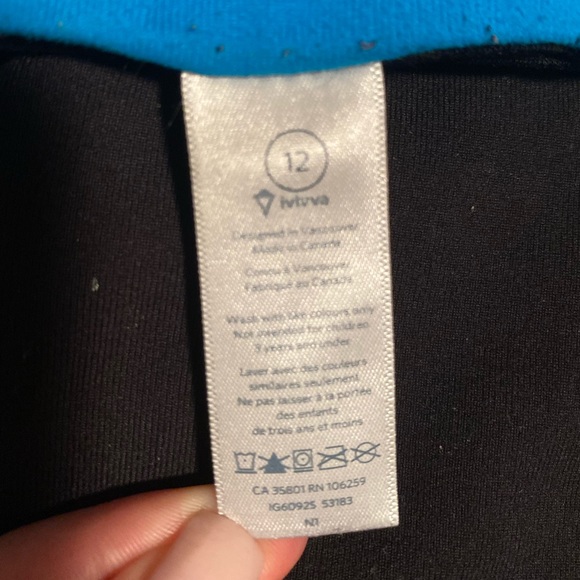 Iviva/Lululemon Reversible Cropped Leggings - Picture 3 of 3